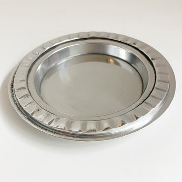 Aluminum Dish with Fluted Edge
