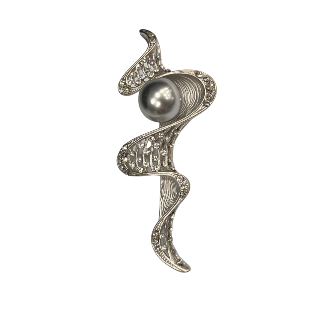 Swish Brooch with Large Grey Pearl