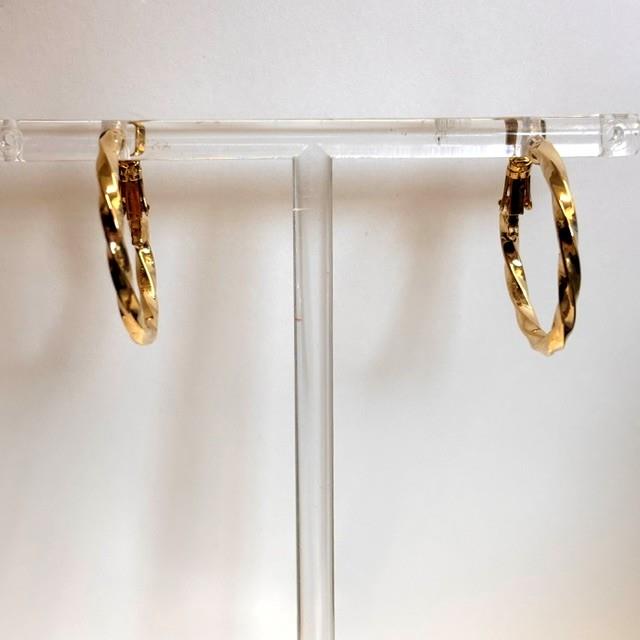 Classic Twisted Gold-Tone Hoop Earrings – 1" Diameter