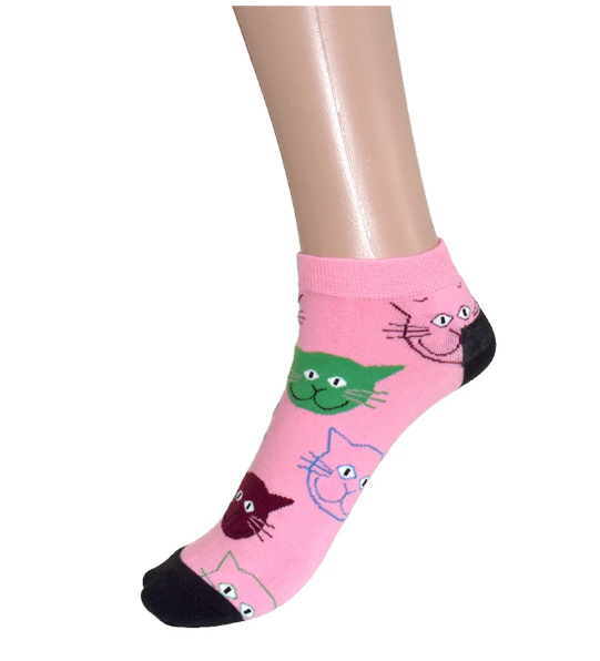 Ladies Pink Cat Ankle Socks with Black Toes & Heels